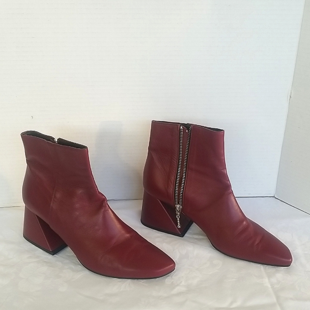 Yuul Yie women's ankle boots in size 37